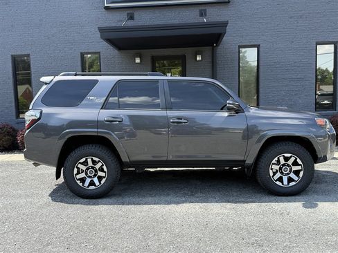 Used 2021 Toyota 4Runner TRD Off-Road Premium w/ Moonroof Package AWD/4WD image 4