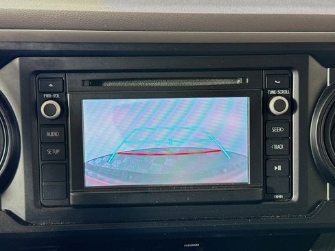 Certified 2017 Toyota Tacoma SR w/ Tow Package image 16