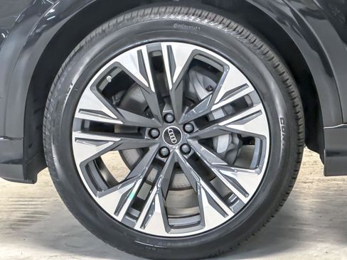 New 2026 Audi Q8 Premium Plus image 25