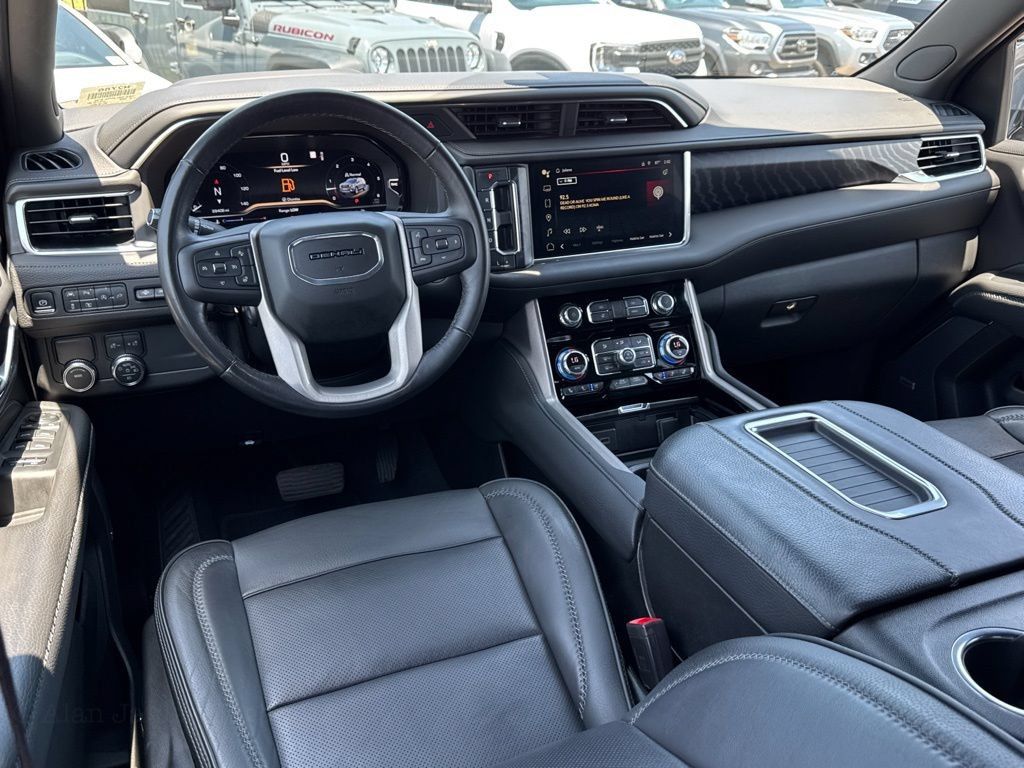 Used 2022 GMC Yukon Denali RWD image 7