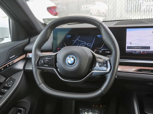 Used 2024 BMW i5 eDrive40i w/ M Sport Package image 12