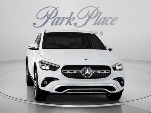 Used 2025 Mercedes-Benz GLA 250 4MATIC image 33