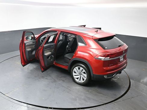 Used 2022 Volkswagen Atlas Cross Sport SE image 61