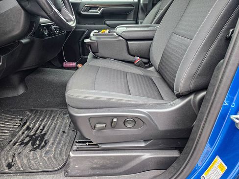Used 2022 Chevrolet Silverado 1500 LT AWD/4WD image 10