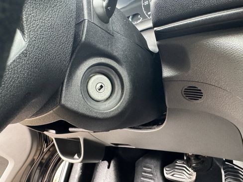 Used 2023 Ford Transit 350 XLT image 17