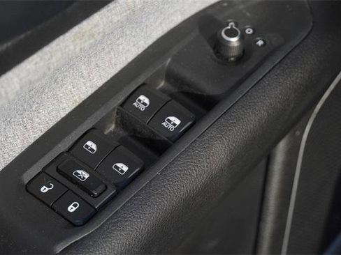 Certified 2023 Jeep Compass Latitude image 20