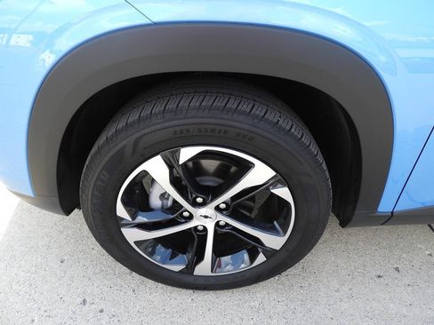 Used 2025 Chevrolet Trax RS w/ Driver Confidence Package FWD image 11
