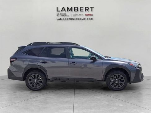 Used 2025 Subaru Outback Onyx Edition AWD/4WD image 6