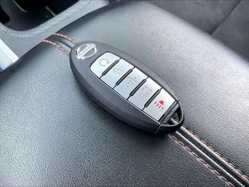 Used 2023 Nissan Sentra SR FWD image 32