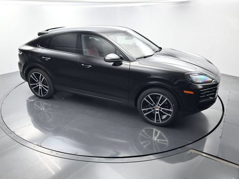 Certified 2025 Porsche Cayenne Coupe AWD/4WD image 41