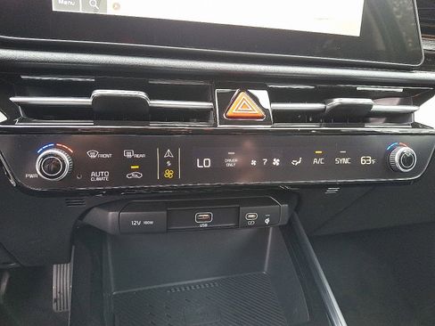 New 2025 Kia Niro EX image 10