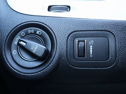 Used 2018 Dodge Journey SXT w/ Connectivity Group image 32