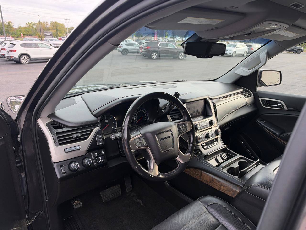 Used 2018 GMC Yukon XL Denali w/ Open Road Package AWD/4WD image 15