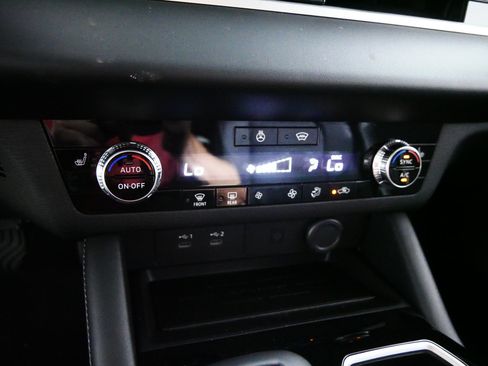 New 2026 Mitsubishi Outlander SE AWD/4WD image 8