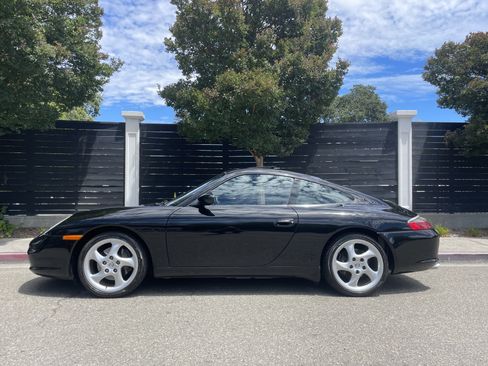 Used 2002 Porsche 911 Carrera RWD image 1