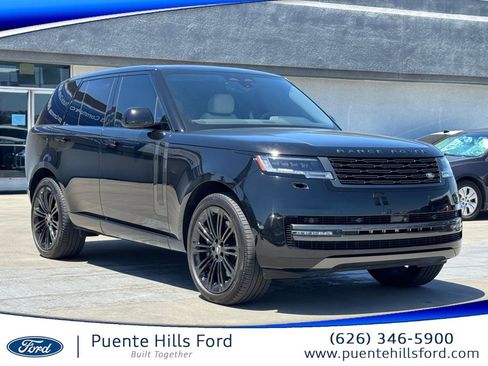Used 2025 Land Rover Range Rover SE AWD/4WD image 1