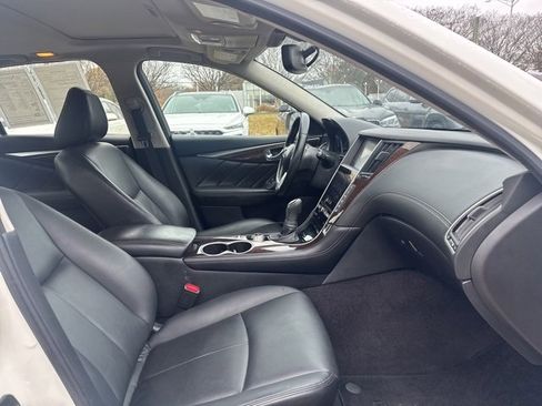Used 2018 INFINITI Q50 Luxe w/ Essential Package (3.0T Luxe) image 12