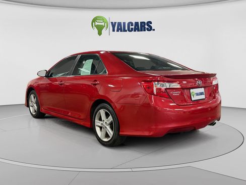 Used 2012 Toyota Camry SE image 3