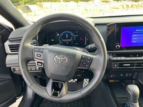 Used 2026 Toyota Camry SE w/ Convenience Package image 25