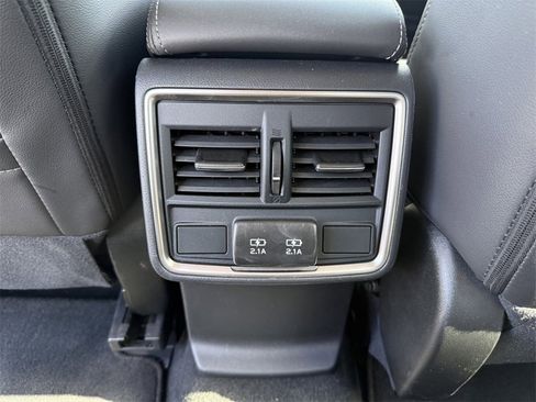 Used 2024 Subaru Forester Limited image 16
