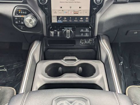 Used 2023 RAM 1500 Laramie AWD/4WD image 18