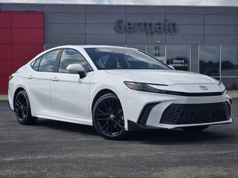 Certified 2025 Toyota Camry SE FWD image 2