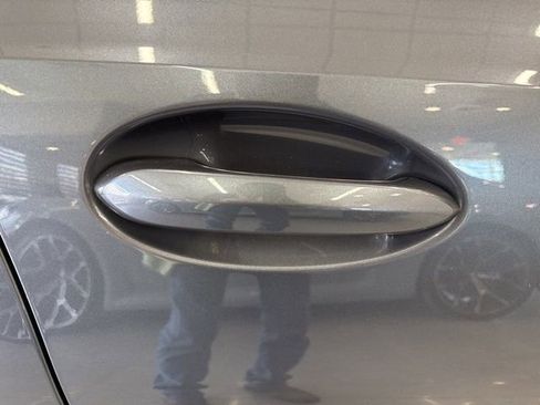 Used 2019 BMW 330i xDrive 330i xDrive w/ Driving Assistance Package image 21