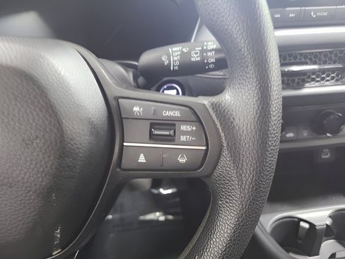 Used 2025 Honda HR-V LX image 25