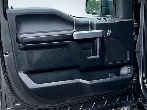 Used 2018 Ford F150 XLT w/ Equipment Group 302A Luxury AWD/4WD image 9
