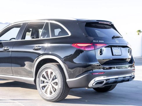 Used 2026 Mercedes-Benz GLC 300 4MATIC image 3