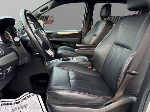 Used 2018 Dodge Grand Caravan GT image 9