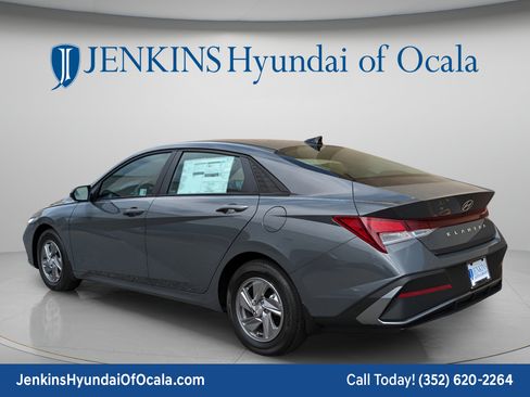 New 2026 Hyundai Elantra SE FWD image 6