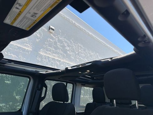 Certified 2023 Jeep Wrangler Unlimited w/ Sun & Screen Package AWD/4WD image 27