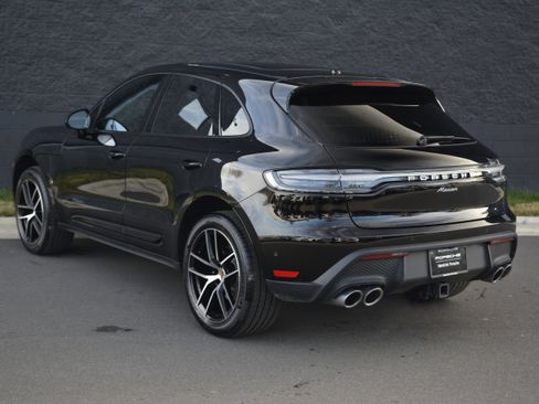 Certified 2025 Porsche Macan image 3