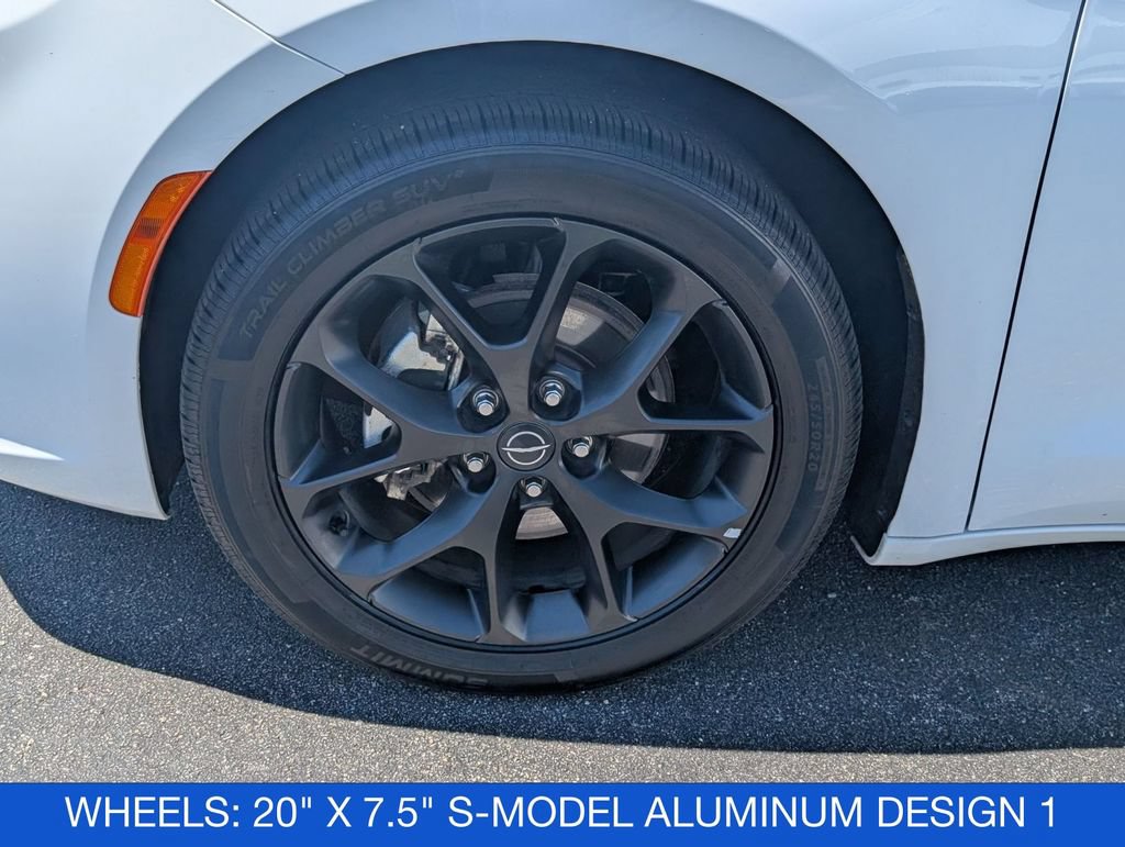 Used 2025 Chrysler Pacifica Limited FWD image 10