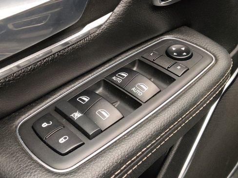 Used 2019 RAM 1500 Laramie image 27