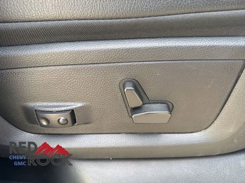 Used 2022 RAM 2500 Laramie AWD/4WD image 13