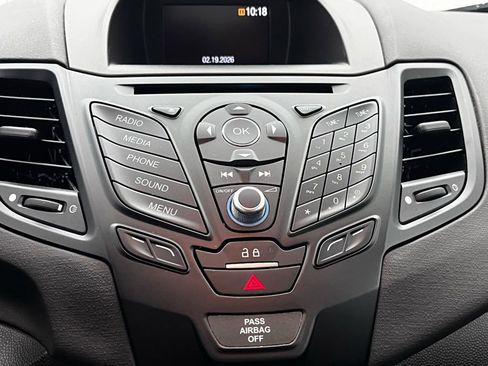 Used 2019 Ford Fiesta SE image 4