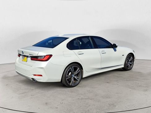 Used 2023 BMW 330e xDrive w/ Driving Assistance Package AWD/4WD image 3