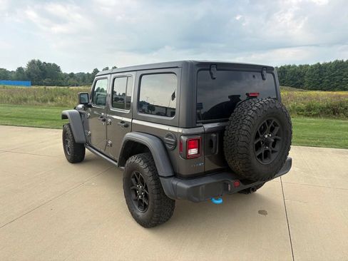 Used 2024 Jeep Wrangler Unlimited AWD/4WD image 4
