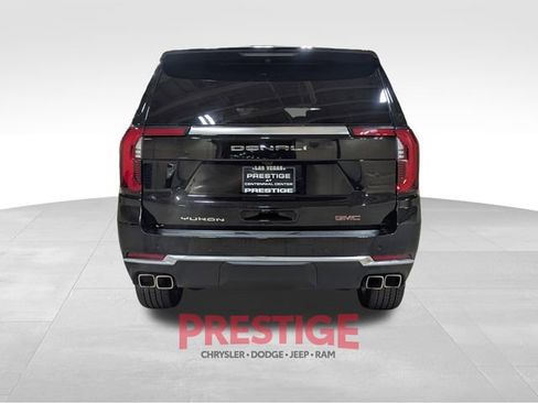 Used 2025 GMC Yukon XL Denali image 9