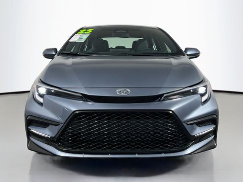 Used 2025 Toyota Corolla SE w/ Convenience Package FWD image 11