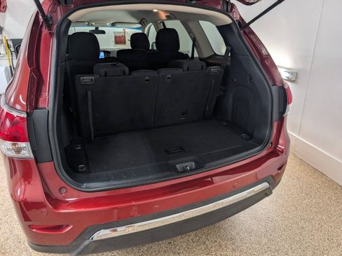 Used 2013 Nissan Pathfinder SV AWD/4WD image 16