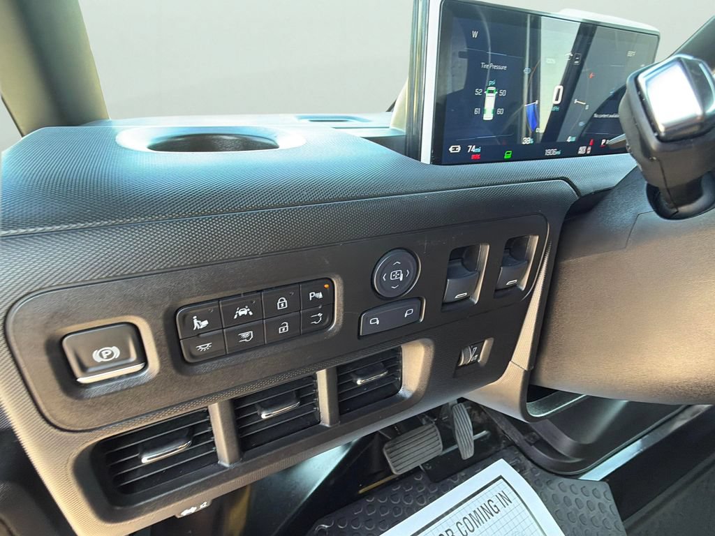 Used 2024 Chevrolet Brightdrop 600 w/ Commercial Equipment Package AWD/4WD image 19