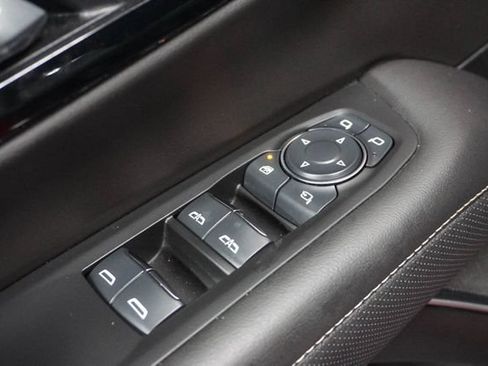 Used 2025 Chevrolet Tahoe Premier RWD image 9