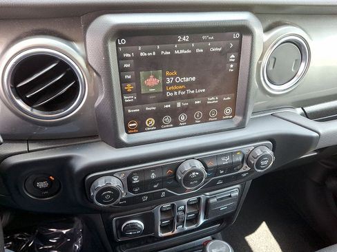 Used 2023 Jeep Wrangler Unlimited Sahara w/ Cold Weather Group AWD/4WD image 14