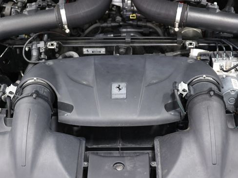 Used 2017 Ferrari California T RWD image 94