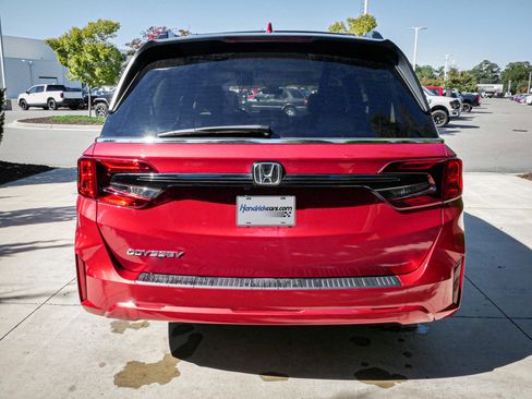 Used 2025 Honda Odyssey EX-L image 9