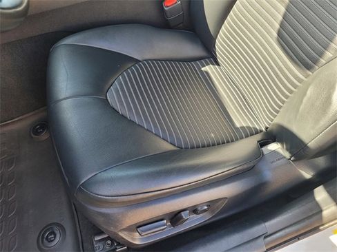 Used 2024 Toyota Camry SE image 10