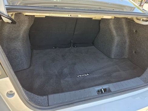Used 2022 Nissan Versa SR image 25